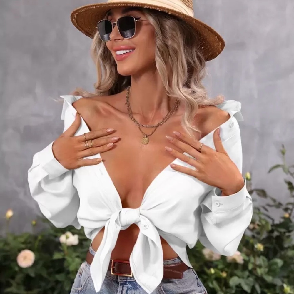 Small Oversized White Button-Up Shirt and Denim Shorts - Picture 4 of 7